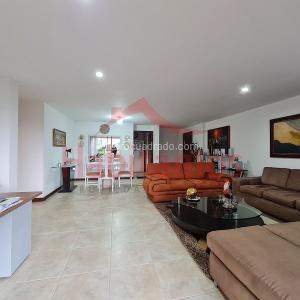 Apartamento de 3 alcobas en venta en El Poblado, Medellín, 156 m² · foto 2 de 18