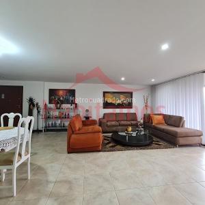 Apartamento de 3 alcobas en venta en El Poblado, Medellín, 156 m² · foto 3 de 18