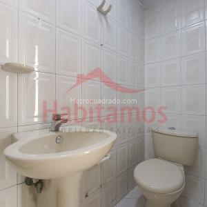 Apartamento de 3 alcobas en venta en Rosales, Medellín, 82 m² · foto 6 de 17