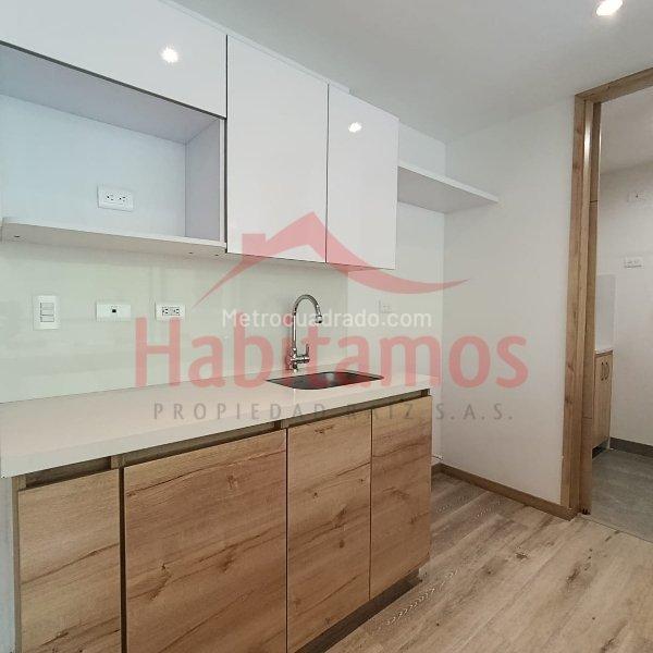 Luxury 2BR Apartment with Jacuzzi & Gym in Vereda La Fe - 4