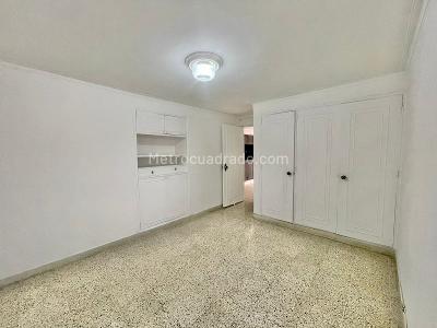 Apartamento de 3 alcobas en venta en Laureles, Medellín, 195 m² · foto 6 de 18