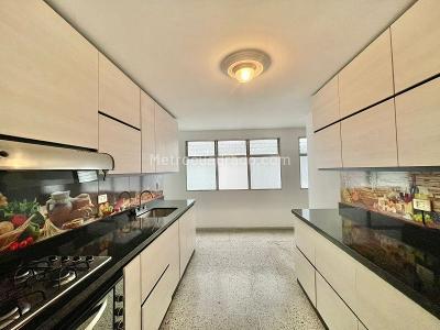 Apartamento de 3 alcobas en venta en Laureles, Medellín, 195 m² · foto 9 de 18