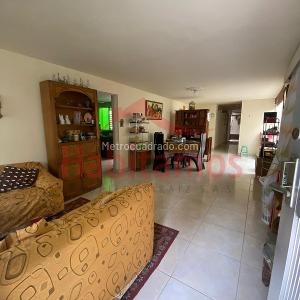 Casa de 5 alcobas en venta en Simon Bolivar, Medellín, 226 m² · foto 2 de 20