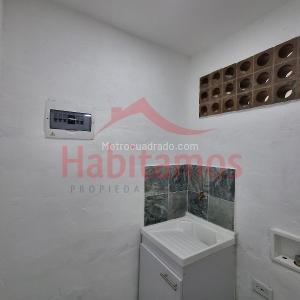 Apartamento de 2 alcobas en venta en Hospital, Rionegro, 53 m² · foto 2 de 12