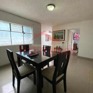 Apartamento de 4 alcobas en venta en Simon Bolivar, Medellín, 141 m² · foto 2 de 15