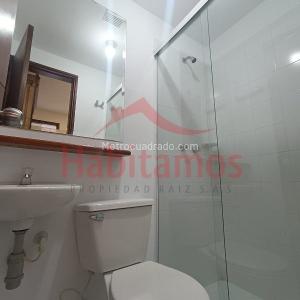 Apartamento de 4 alcobas en arriendo en El Poblado, Medellín, 200 m² · foto 8 de 20