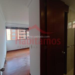 Apartamento de 4 alcobas en arriendo en El Poblado, Medellín, 200 m² · foto 16 de 20