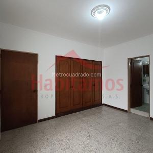 Apartamento de 4 alcobas en arriendo en San Joaquin, Medellín, 200 m² · foto 10 de 20