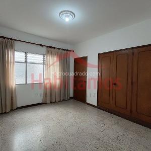 Apartamento de 4 alcobas en arriendo en San Joaquin, Medellín, 200 m² · foto 14 de 20