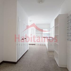 Apartamento de 4 alcobas en arriendo en San Joaquin, Medellín, 200 m² · foto 15 de 20