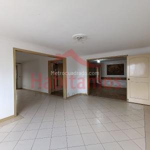 Apartamento de 4 alcobas en arriendo en Villa Nueva, Medellín, 236 m² · foto 14 de 20