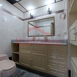 Apartamento de 4 alcobas en arriendo en Villa Nueva, Medellín, 236 m² · foto 19 de 20