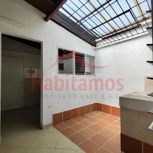 Casa de 4 alcobas en arriendo en Suramericana, Medellín, 200 m² · foto 11 de 20