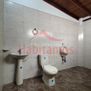 Casa de 4 alcobas en arriendo en Suramericana, Medellín, 200 m² · foto 17 de 20