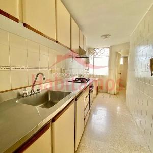 Apartamento de 2 alcobas en venta en Laureles, Medellín, 79 m² · foto 5 de 16