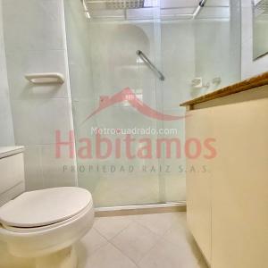Apartamento de 2 alcobas en venta en Laureles, Medellín, 79 m² · foto 11 de 16