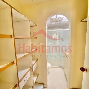 Apartamento de 2 alcobas en venta en Laureles, Medellín, 79 m² · foto 14 de 16
