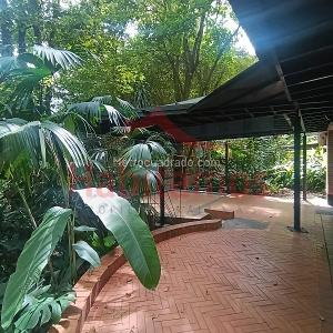 Apartamento en arriendo en El Tesoro, Medellín · foto 2 de 17