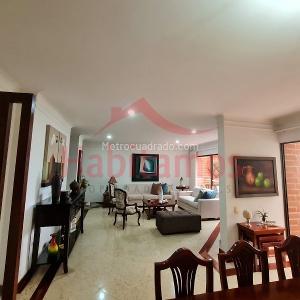 Apartamento de 3 alcobas en venta en San Lucas, Medellín, 203 m² · foto 2 de 20