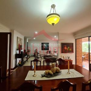 Apartamento de 3 alcobas en venta en San Lucas, Medellín, 203 m² · foto 4 de 20