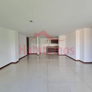 Apartamento en venta en El Poblado, Medellín · foto 3 de 18