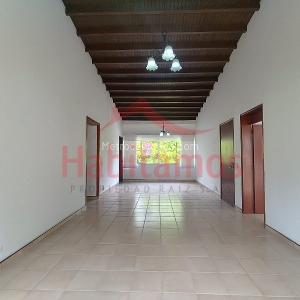 Apartamento de 3 alcobas en arriendo en El Poblado, Medellín, 143 m² · foto 2 de 20