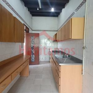 Apartamento de 3 alcobas en arriendo en El Poblado, Medellín, 143 m² · foto 7 de 20