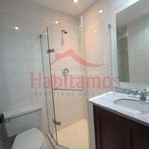 Apartamento de 3 alcobas en arriendo en El Poblado, Medellín, 143 m² · foto 13 de 20
