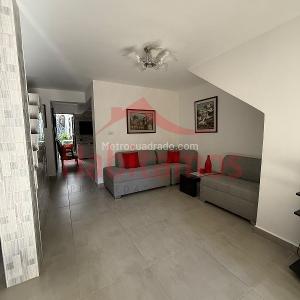 Casa de 4 alcobas en venta en Florida Nueva, Medellín, 118 m² · foto 2 de 16