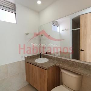 Apartamento de 2 alcobas en arriendo en El Poblado, Medellín, 69 m² · foto 11 de 17