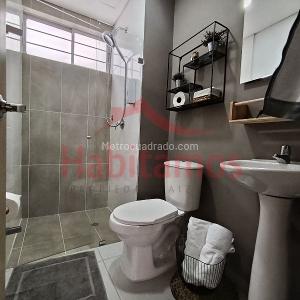 Apartaestudio en venta en Bombona 1, Medellín, 62 m² · foto 3 de 11