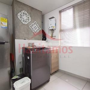 Apartaestudio en venta en Bombona 1, Medellín, 62 m² · foto 6 de 11