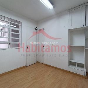 Casa de 5 alcobas en arriendo en Rosales, Medellín, 320 m² · foto 4 de 20
