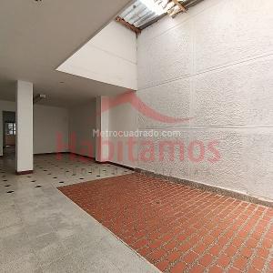 Casa de 5 alcobas en arriendo en Rosales, Medellín, 320 m² · foto 6 de 20
