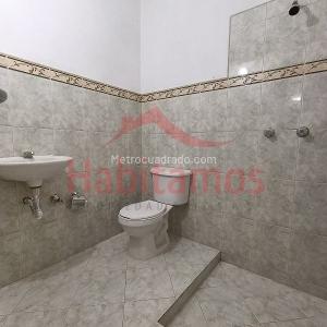 Casa de 5 alcobas en arriendo en Rosales, Medellín, 320 m² · foto 9 de 20