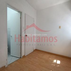 Casa de 5 alcobas en arriendo en Rosales, Medellín, 320 m² · foto 13 de 20