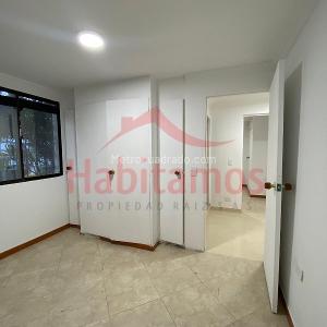 Casa de 5 alcobas en venta en El Velodromo, Medellín, 137 m² · foto 13 de 20