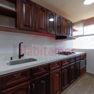 Apartamento de 3 alcobas en arriendo en Campo Alegre, Medellín, 105 m² · foto 2 de 19