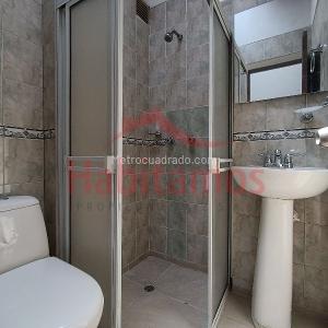 Apartamento de 3 alcobas en arriendo en Campo Alegre, Medellín, 105 m² · foto 9 de 19