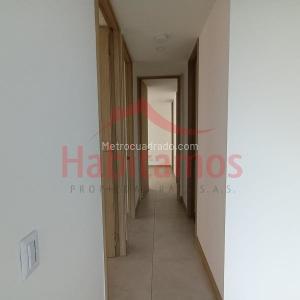 Apartamento de 3 alcobas en venta en Santa Ana, Rionegro, 77 m² · foto 7 de 17