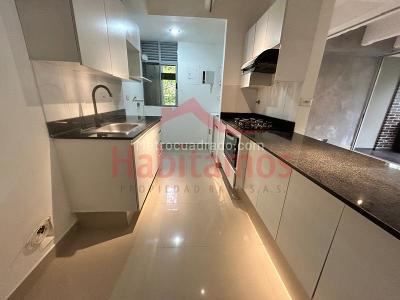 Apartamento de 2 alcobas en arriendo en Los Balsos 2, Medellín, 90 m² · foto 2 de 16