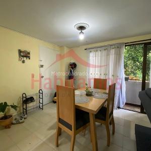 Apartamento de 2 alcobas en venta en Laureles, Medellín, 75 m² · foto 3 de 12