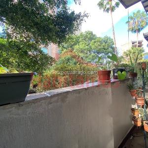 Apartamento de 2 alcobas en venta en Laureles, Medellín, 75 m² · foto 11 de 12