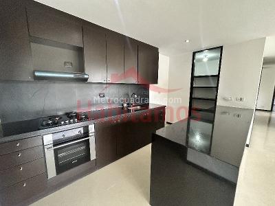 Apartamento en arriendo en El Poblado, Medellín · foto 3 de 20