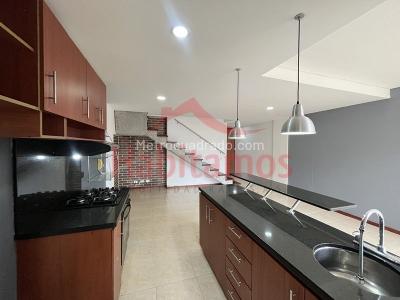 Apartamento de 2 alcobas en arriendo en El Poblado, Medellín, 95 m² · foto 4 de 13