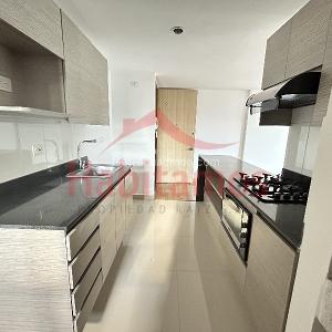 Apartamento de 3 alcobas en arriendo en El Poblado, Medellín, 100 m² · foto 2 de 19