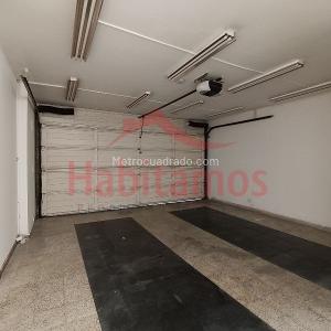 Casa de 5 alcobas en arriendo en Rosales, Medellín, 400 m² · foto 2 de 20