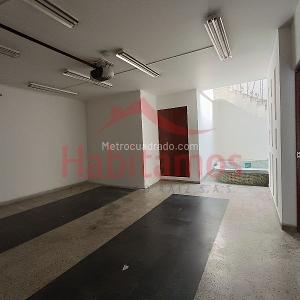 Casa de 5 alcobas en arriendo en Rosales, Medellín, 400 m² · foto 3 de 20