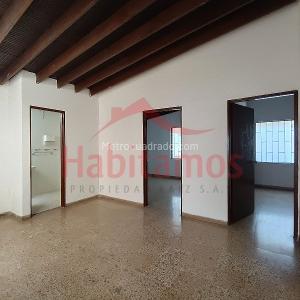Casa de 5 alcobas en arriendo en Rosales, Medellín, 400 m² · foto 13 de 20