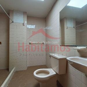 Casa de 5 alcobas en arriendo en Rosales, Medellín, 400 m² · foto 16 de 20